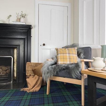 Rossmay House - 4 Bedroom Scottish Villa With Waterfront / Mountain Views Arrochar Buitenkant foto