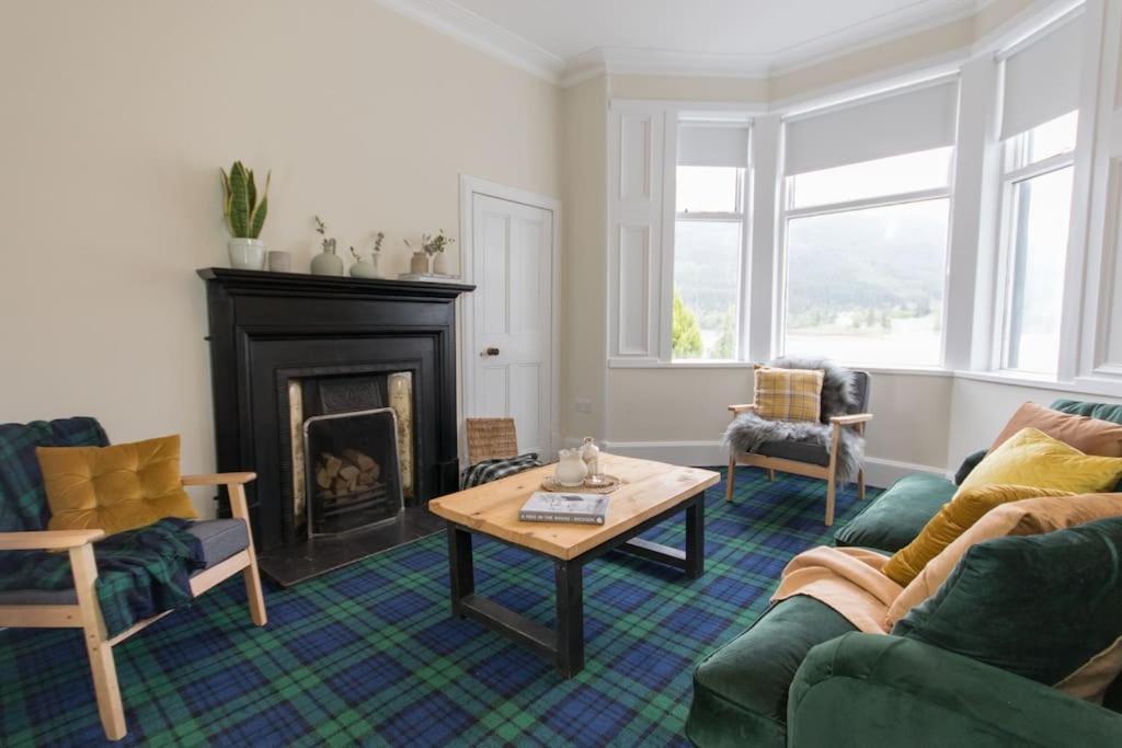 Rossmay House - 4 Bedroom Scottish Villa With Waterfront / Mountain Views Arrochar Buitenkant foto