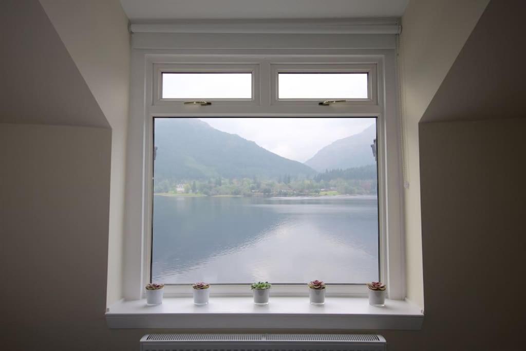Rossmay House - 4 Bedroom Scottish Villa With Waterfront / Mountain Views Arrochar Buitenkant foto