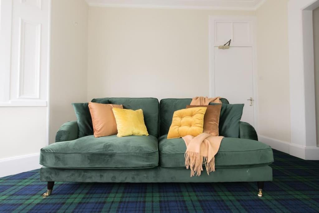 Rossmay House - 4 Bedroom Scottish Villa With Waterfront / Mountain Views Arrochar Buitenkant foto