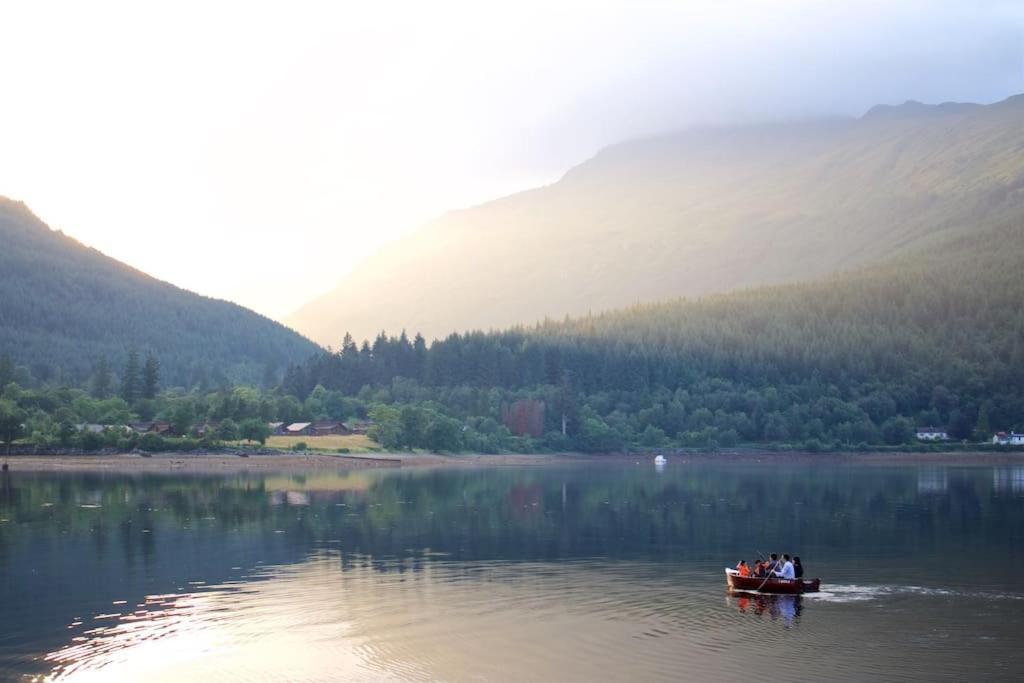 Rossmay House - 4 Bedroom Scottish Villa With Waterfront / Mountain Views Arrochar Buitenkant foto