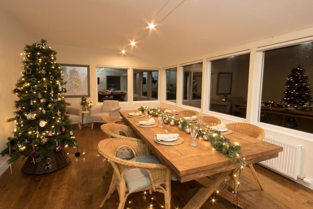 Rossmay House - 4 Bedroom Scottish Villa With Waterfront / Mountain Views Arrochar Buitenkant foto
