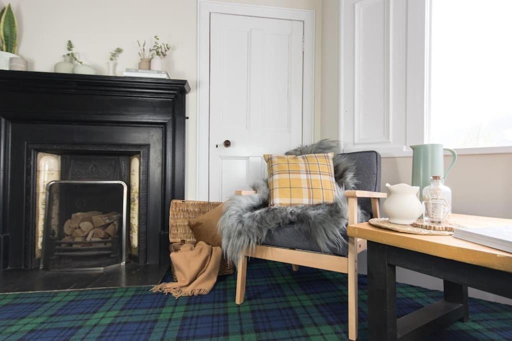 Rossmay House - 4 Bedroom Scottish Villa With Waterfront / Mountain Views Arrochar Buitenkant foto