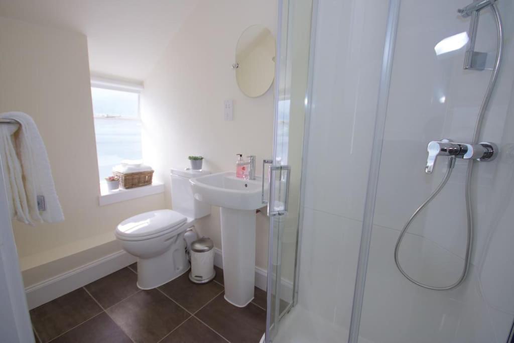 Rossmay House - 4 Bedroom Scottish Villa With Waterfront / Mountain Views Arrochar Buitenkant foto
